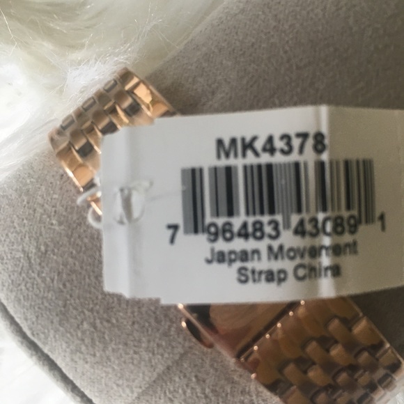 New Michael Kors rose gold women watch - Picture 5 of 8